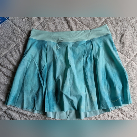 New Nike skort - Picture 3 of 9